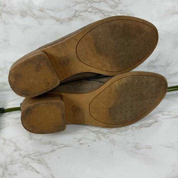 Dolce Vita Kara Bootie Womens Brown Perforated Suede Side Buckle Strap size 7.5 - Picture 7 of 9